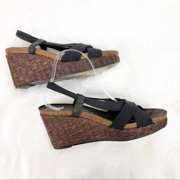 Donald Pliner | Woven Stretch Black Wedge Sandals - Picture 3 of 7